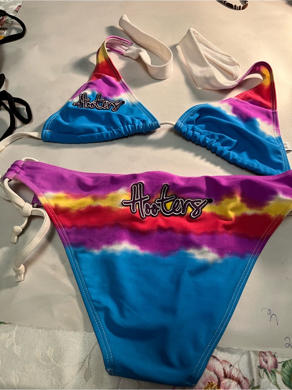 Hooters so vintage the die bikini - Picture 6 of 6